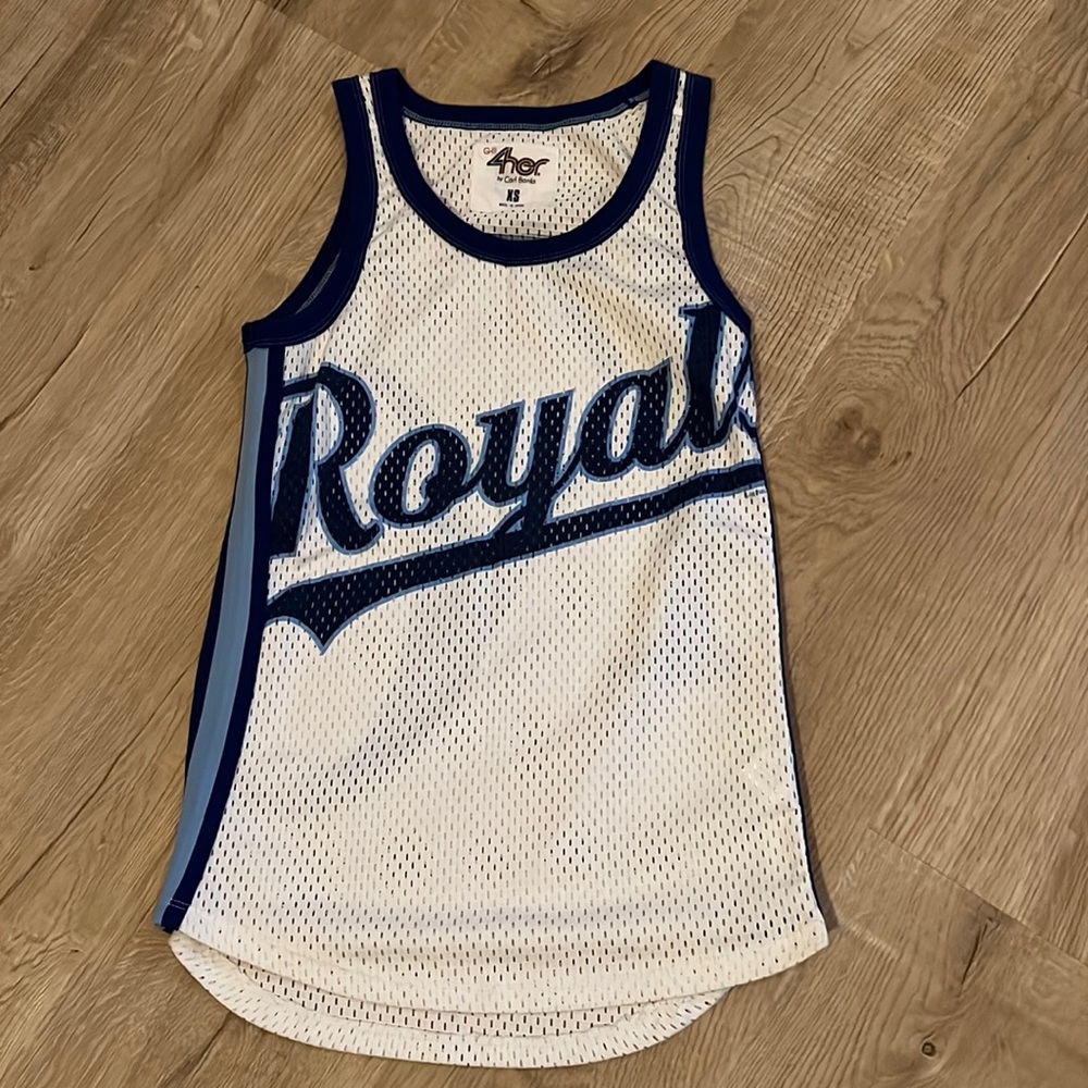 G-III 4 her, Kansas City Royals woman’s jersey. XS